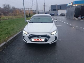 2017 Hyundai Elantra VI (AD), белый, 1500000 рублей, вид 1