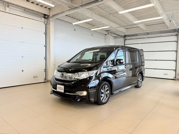 2016 Honda Stepwgn V, чёрный - вид 2