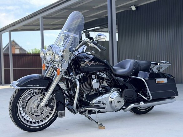 2013 Harley-Davidson Road King, чёрный, 1350000 рублей - вид 2