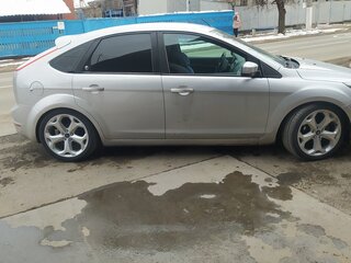 2008 Ford Focus II Рестайлинг, серебристый, 780000 рублей, вид 1