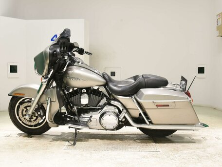 2007 Harley-Davidson Street Glide, серебристый, 869000 рублей, вид 1