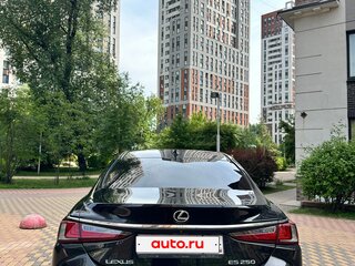 2019 Lexus ES 250 VII, чёрный, 4050000 рублей, вид 4