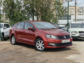 2016 Volkswagen Polo V Рестайлинг, красный, 709000 рублей, вид 3