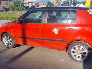 2010 Skoda Fabia II Рестайлинг, красный, 600000 рублей, вид 5