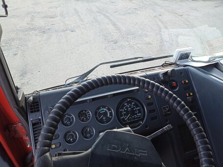 1995 DAF 95, красный, 580000 рублей, вид 5