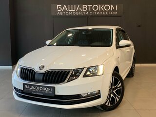 2018 Skoda Octavia III (A7) Рестайлинг, белый, 1880000 рублей, вид 1