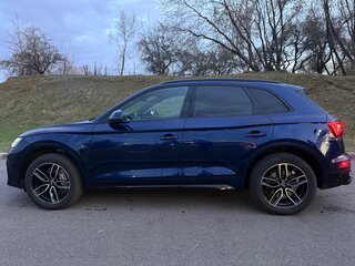 2021 Audi Q5 45 TFSI II (FY) Рестайлинг, синий, 2650000 рублей, вид 3
