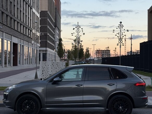 2015 Porsche Cayenne Diesel II Рестайлинг (958), серый - вид 6