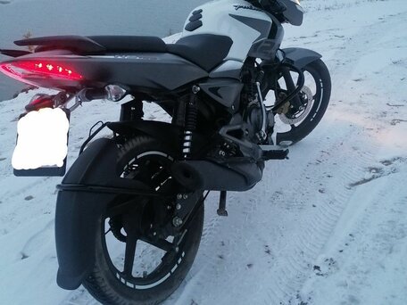 2023 Bajaj Pulsar 125, белый, 177000 рублей, вид 4