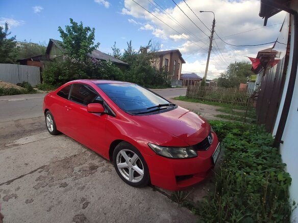 2010 Honda Civic VIII Рестайлинг, красный, 700000 рублей - вид 1