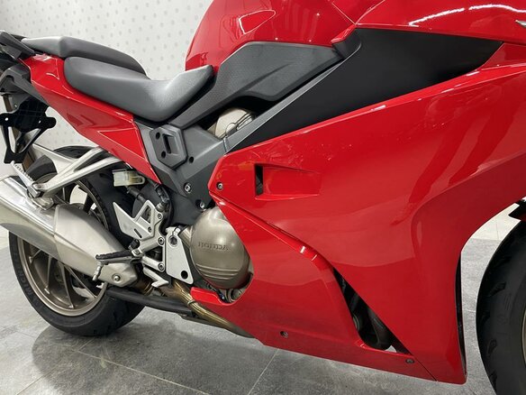 2019 Honda VFR 800, красный, 645000 рублей - вид 17