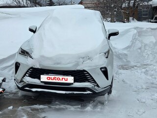 2022 Toyota Venza II, белый, 4290000 рублей, вид 2