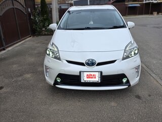 2012 Toyota Prius III Рестайлинг (XW30), белый, 1400000 рублей, вид 2