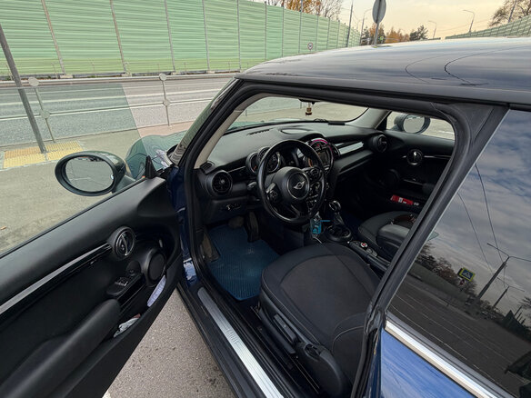 2018 Mini Hatch Cooper III (F55/F56), синий, 1750000 рублей - вид 5