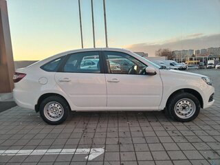 2026 Lada (ВАЗ) Granta I Рестайлинг, белый, 1098000 рублей, вид 4