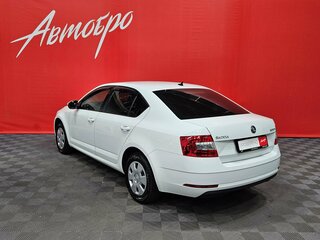 2019 Skoda Octavia III (A7) Рестайлинг, белый, 1485000 рублей, вид 3