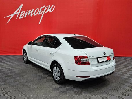 2019 Skoda Octavia III (A7) Рестайлинг, белый, 1469000 рублей, вид 3