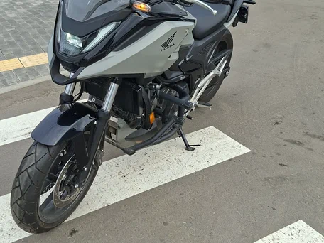 2025 Honda NC 750X, серый, 1200000 рублей, вид 2