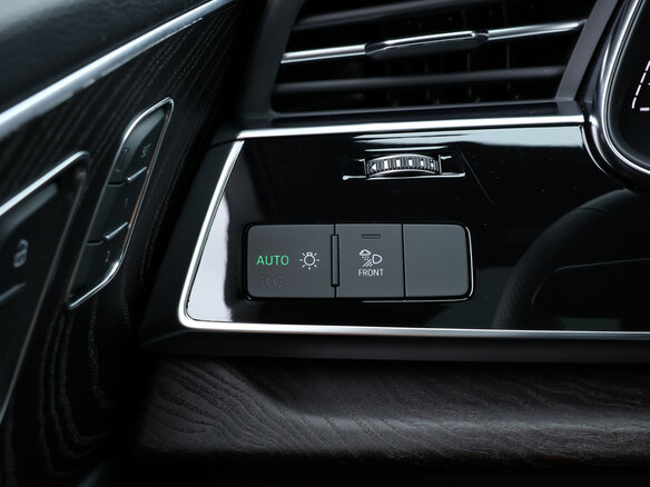 2021 Audi Q7 55 TFSI II (4M) Рестайлинг, чёрный, 6880500 рублей - вид 24