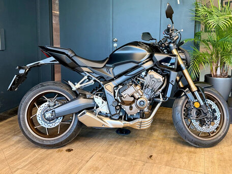 2025 Honda CB 650R, чёрный, 1450000 рублей, вид 4