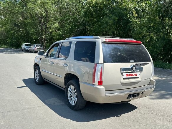 2008 Cadillac Escalade III, серый, 1400000 рублей - вид 5