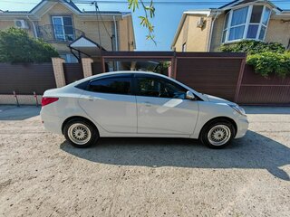 2013 Hyundai Accent IV, белый, 750000 рублей, вид 2