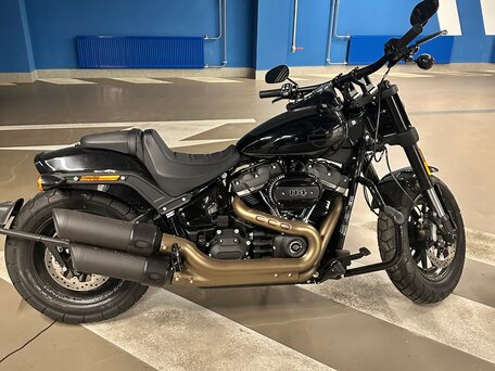 2021 Harley-Davidson Fat Bob, чёрный, 1900000 рублей, вид 2