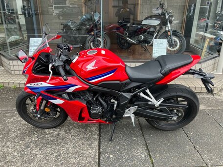 2024 Honda CBR 650R, красный, 1199000 рублей, вид 1