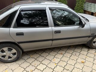1993 Opel Vectra KAT A, серый, 200000 рублей, вид 4