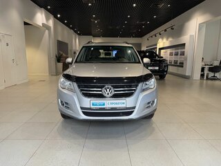 2010 Volkswagen Tiguan I, серебристый, 860000 рублей, вид 2