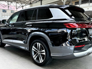 2023 Audi Q6 50 TFSI, чёрный, 7100000 рублей, вид 3