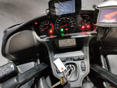 2007 Honda GL 1800 Gold Wing, белый, 878000 рублей, вид 5