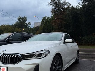 2021 BMW 6 серии Gran Turismo 620d IV (G32) Рестайлинг, белый, 4950000 рублей, вид 3
