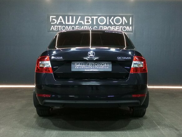 2018 Skoda Octavia III (A7) Рестайлинг, чёрный, 1680000 рублей - вид 2