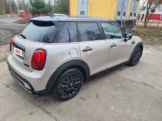 2021 Mini Hatch Cooper III (F55/F56) Рестайлинг 2, серый, 3400000 рублей, вид 3