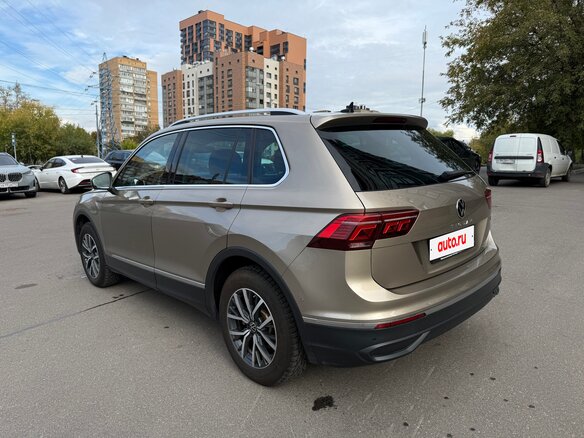 2021 Volkswagen Tiguan II Рестайлинг, коричневый, 2990000 рублей - вид 6