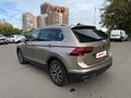 2021 Volkswagen Tiguan II Рестайлинг, коричневый, 2990000 рублей - вид 6