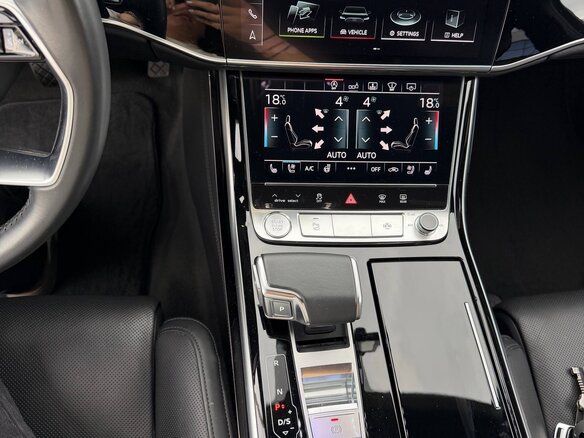 2020 Audi A8 55 TFSI IV (D5), белый, 6100000 рублей - вид 4