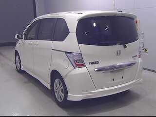 2012 Honda Freed I Рестайлинг, белый, 1150000 рублей, вид 4