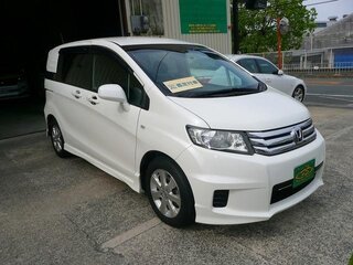 2014 Honda Freed Spike I Рестайлинг 2, белый, 845000 рублей, вид 2