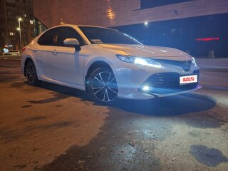 2021 Toyota Camry VIII (XV70), белый, 2300000 рублей, вид 1