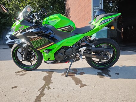 2020 Kawasaki Ninja 400, зелёный, 525000 рублей, вид 4