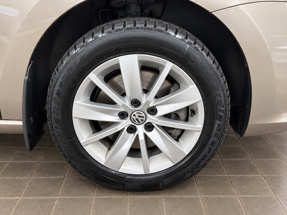 2019 Volkswagen Polo V Рестайлинг, бежевый, 1300000 рублей - вид 15