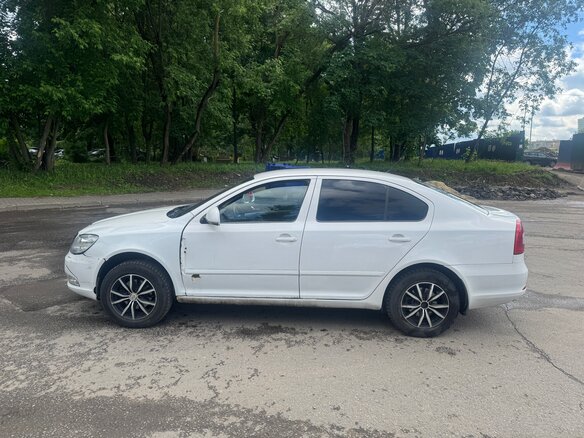 2011 Skoda Octavia II (A5) Рестайлинг, белый, 570000 рублей - вид 5