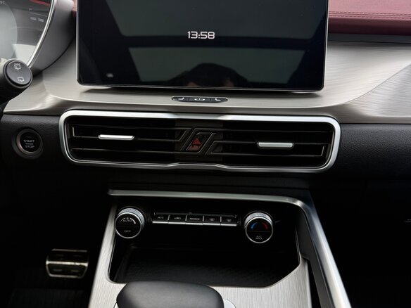 2023 Geely Coolray I, красный, 2250000 рублей - вид 9