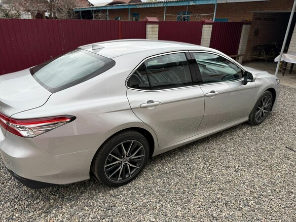 2021 Toyota Camry VIII (XV70) Рестайлинг, серебристый, 3900000 рублей - вид 7
