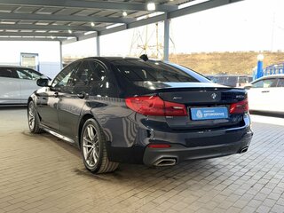 2019 BMW 5 серии 520d xDrive VII (G30/G31/G38), чёрный, 3800000 рублей, вид 3