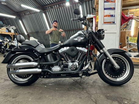 2010 Harley-Davidson Fat Boy, чёрный, 1190000 рублей, вид 3