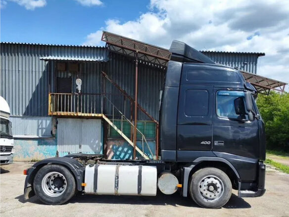 2009 Volvo FH, чёрный, 3250000 рублей - вид 3