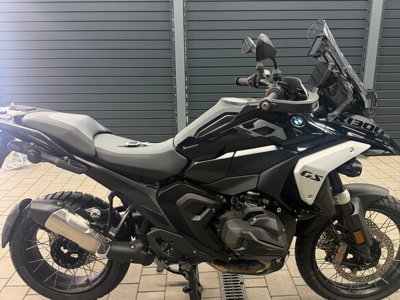2024 BMW R 1300 GS, чёрный, 2250000 рублей - вид 2